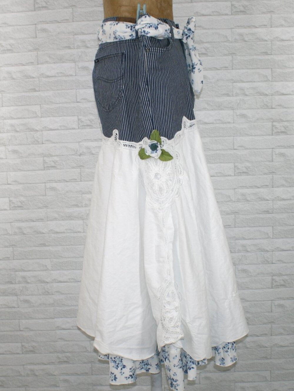 HAND CRAFTED Skirt Denim Jean Upcycled Pinstripe Floral White Fall Plus Size 18 - Picture 5 of 16